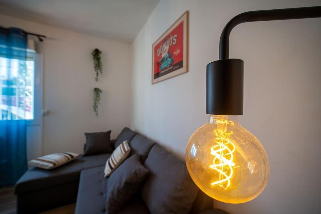 Fully Equiped Wifi Apartment Sleeps 6 Марсель Экстерьер фото